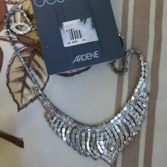 Costume Jewlery Necklace and Earrings Set with Tag - Picture 4 of 4
